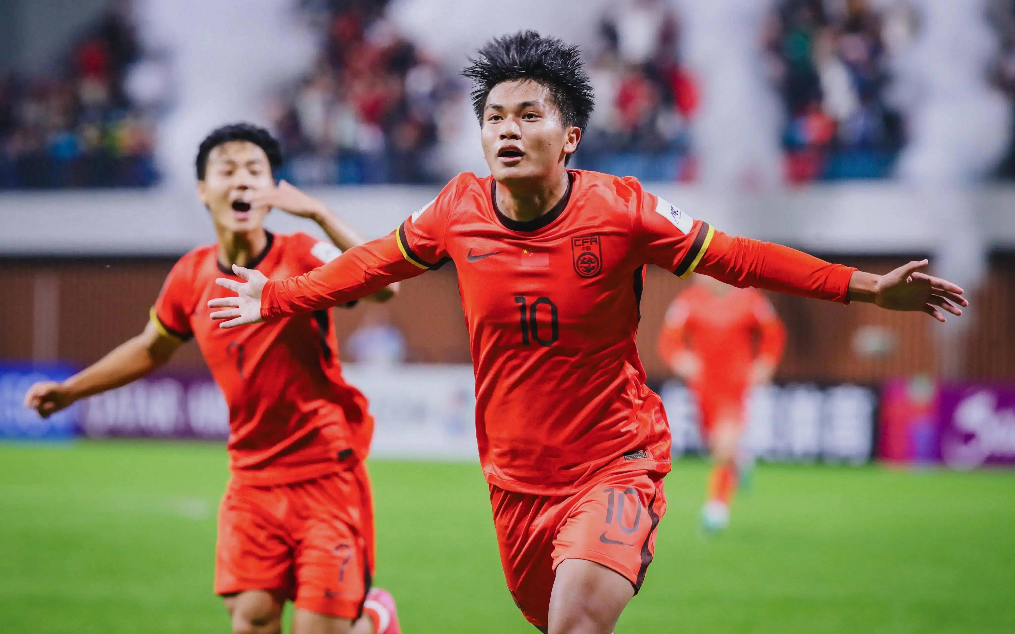 米兰逆转取胜：让2追3靠阿莱格里“电话指挥”，更靠美队替补救主（米兰让二追三逆转取胜：阿莱格里电话布阵，美队替补建功）