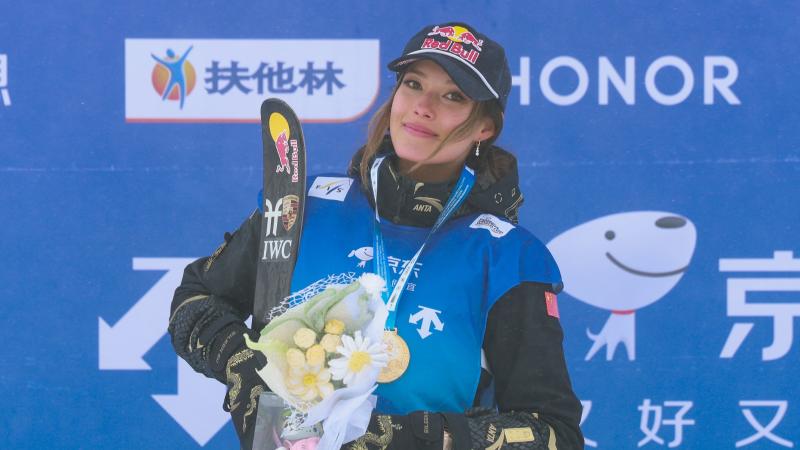 关键时刻，谁在躲？（紧要关头，谁在退缩？）