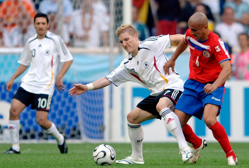 76人以123-114战胜雄鹿，马克西砍54分，助球队逆转三连败，稳居东部第六。（马克西轰下54分，76人123-114力克雄鹿，止住三连败稳居东部第六）