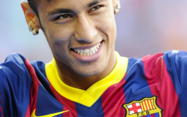 斯基拉：米兰派球探考察萨索洛中卫穆哈雷莫维奇和伊泽斯（斯基拉称：米兰派出球探考察萨索洛中卫穆哈雷莫维奇与伊泽斯）