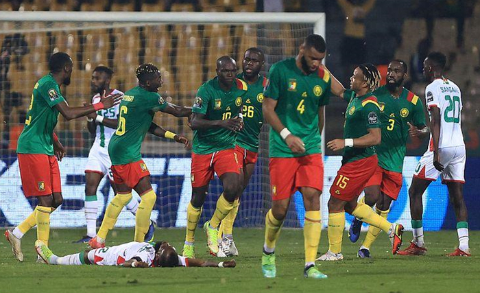 中国U17vs文莱U17：邝兆镭、万项首发，何思凡、金昱成出战（中国U17对阵文莱U17：邝兆镭、万项先发，何思凡、金昱成登场）