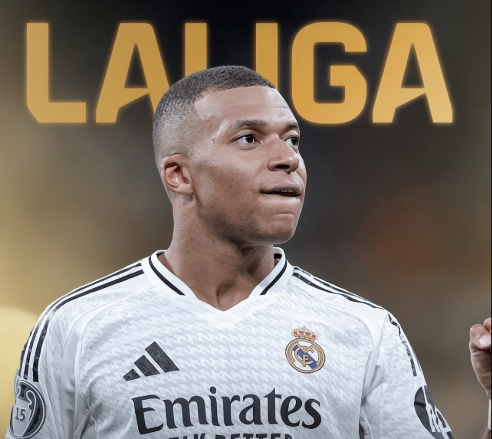 阿尔维斯再度现身宗教场合，拿起麦克风向信徒们传教（阿尔维斯再现宗教活动现场，手持麦克风向教众布道）