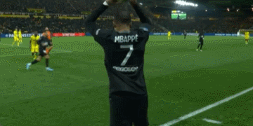 治军严谨! 瓜帅要求保持体重曼城头牌乖乖照办 还社媒晒照证明没胖（瓜帅严控体重，曼城核心照规执行并在社媒晒照自证未发福）